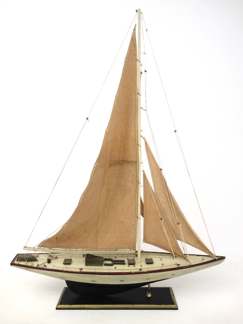 Toy Pond Yacht Sold For £200